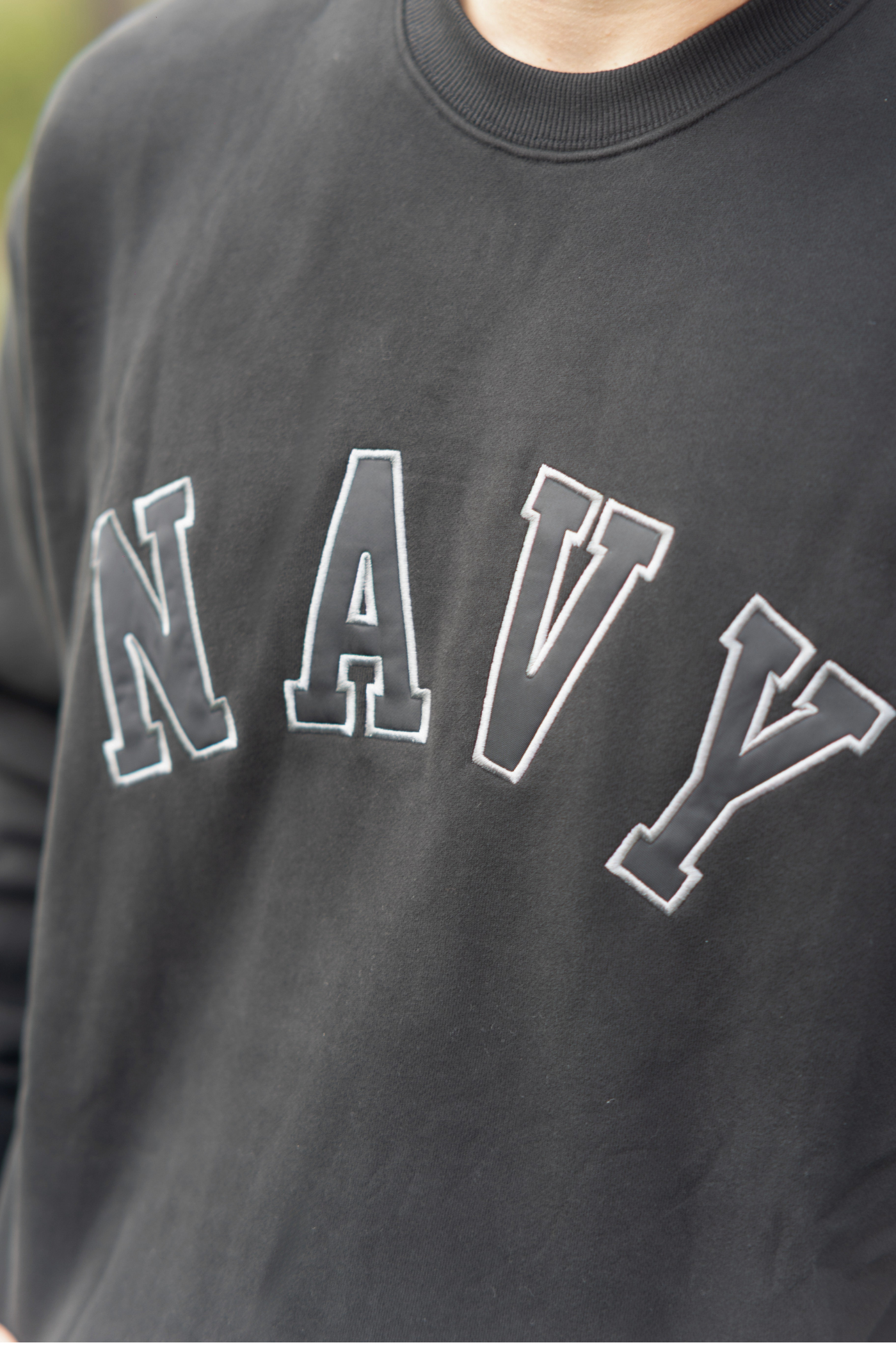 The Nic, Crewneck Pullover Sweater Black